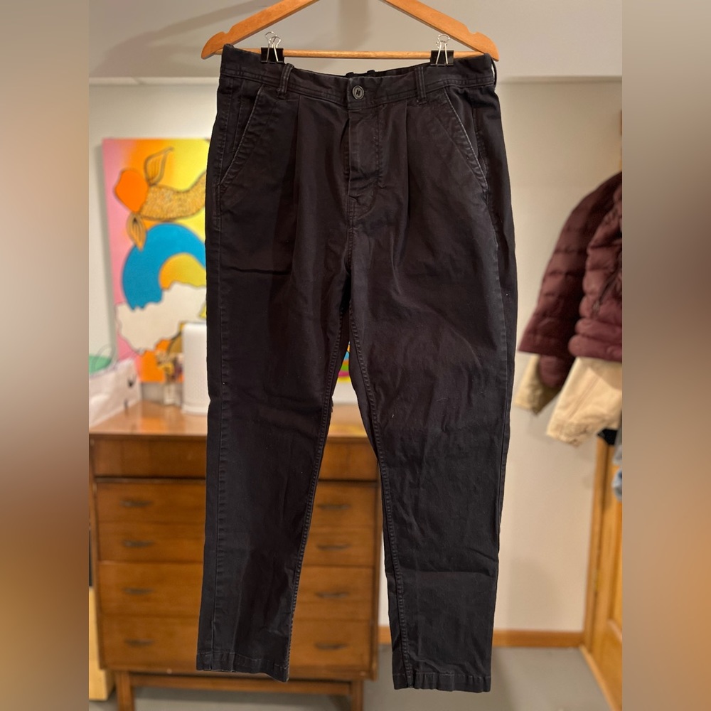 Men’s Dark Navy Urban Outfitters Pleated Tapered Pants